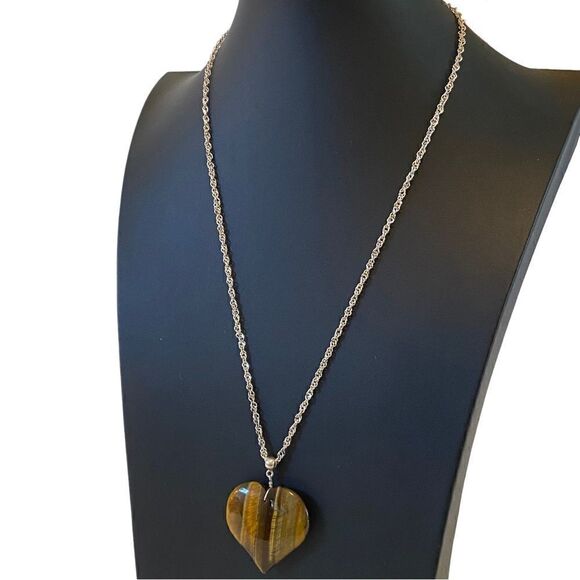 Milor Gorgeous Tigers Eye Heart Pendant on Diamond Cut Silver Toned Chain. - Picture 3 of 6